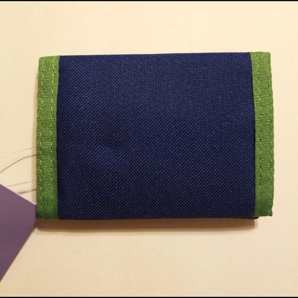 WINNIE THE POOH & TIGGER TRIFOLD WALLET - Picture 2 of 4